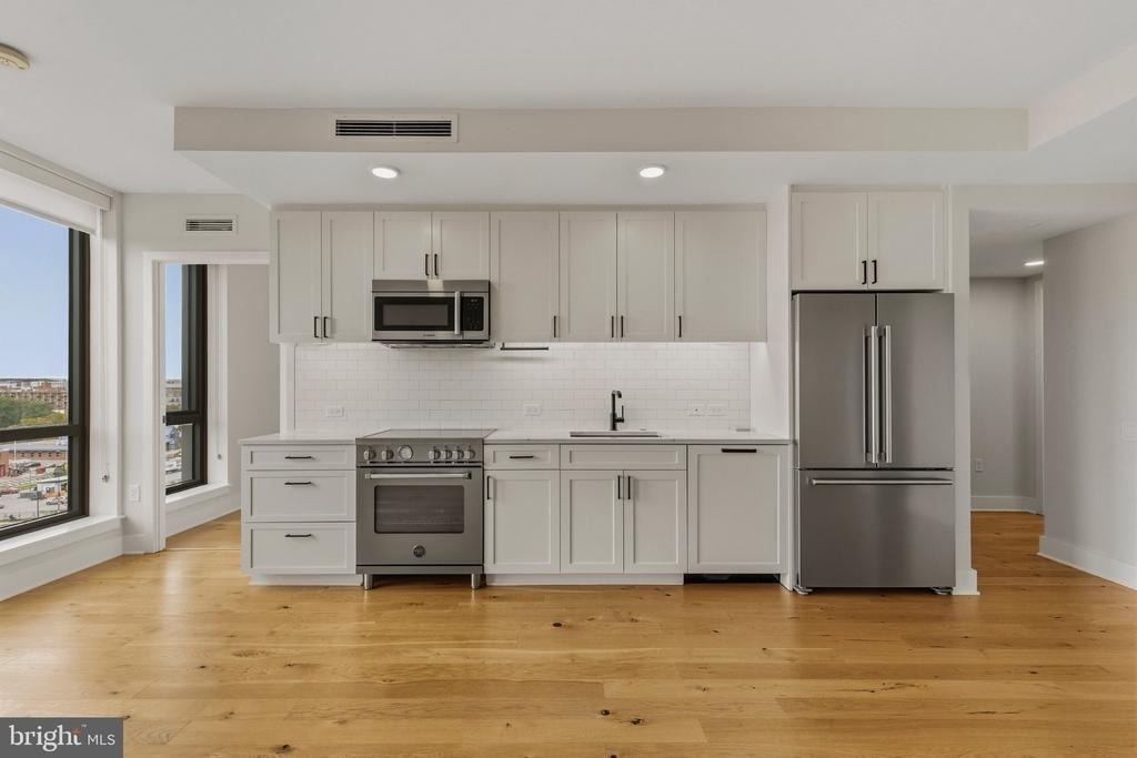 1211 Van Street Se - Photo 6
