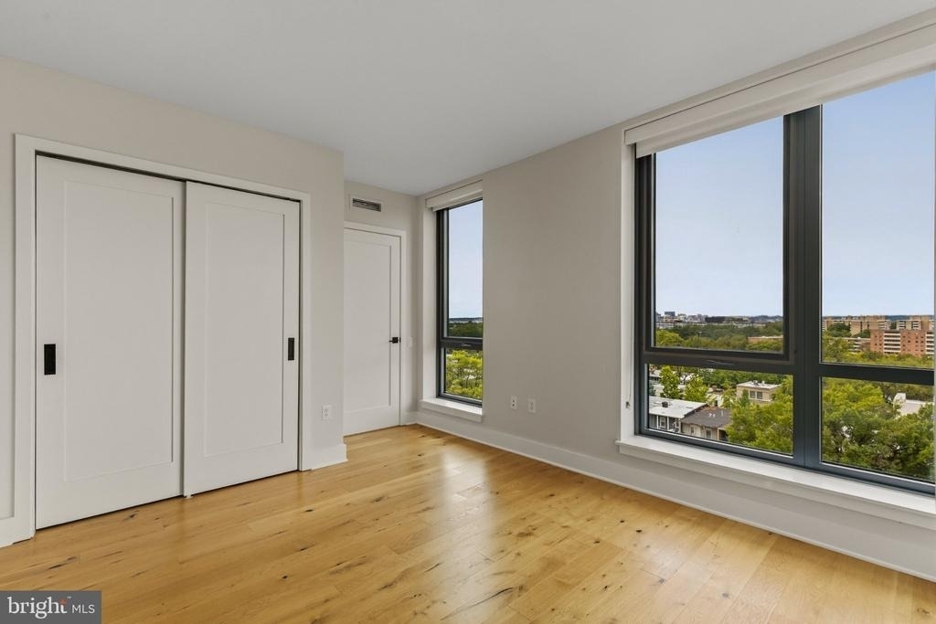 1211 Van Street Se - Photo 11