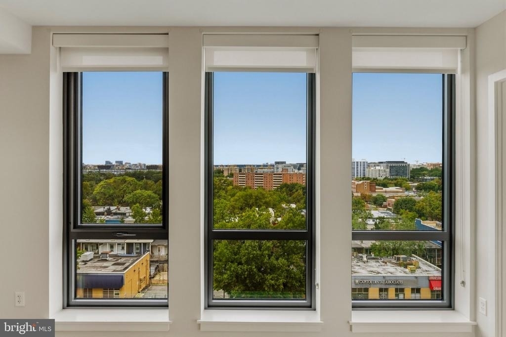 1211 Van Street Se - Photo 4