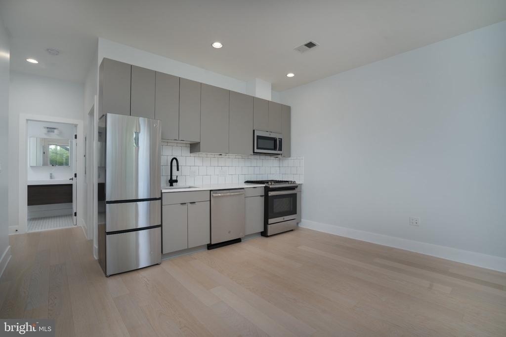 705 Irving Street Nw - Photo 3
