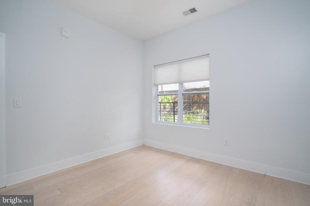 705 Irving Street Nw - Photo 9