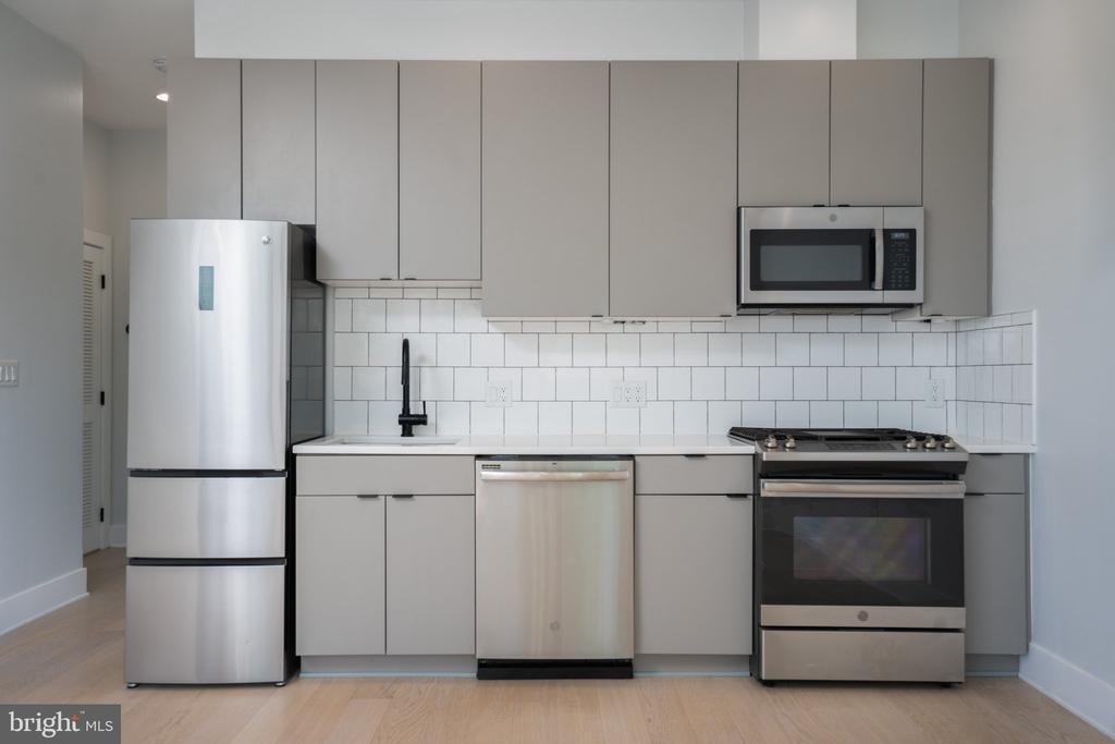705 Irving Street Nw - Photo 4