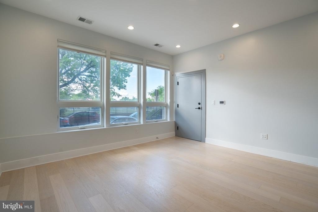 705 Irving Street Nw - Photo 6