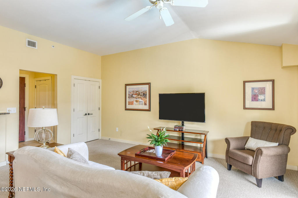 955 Registry Boulevard - Photo 3
