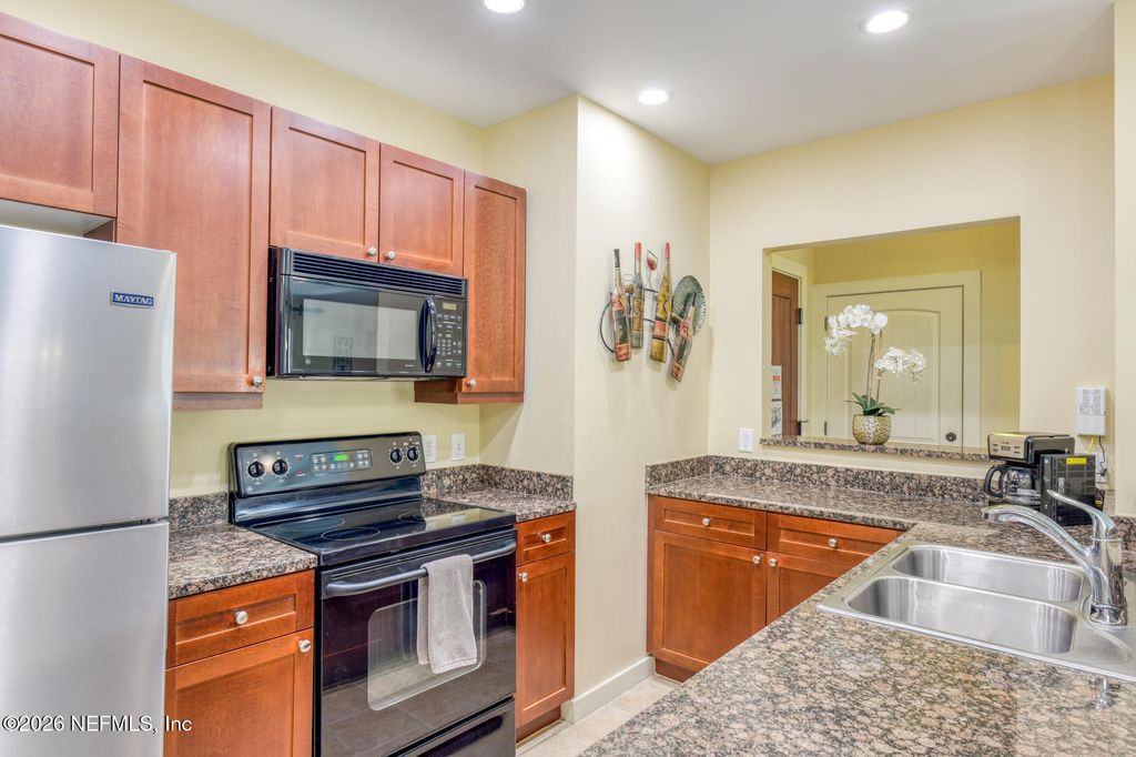 955 Registry Boulevard - Photo 9