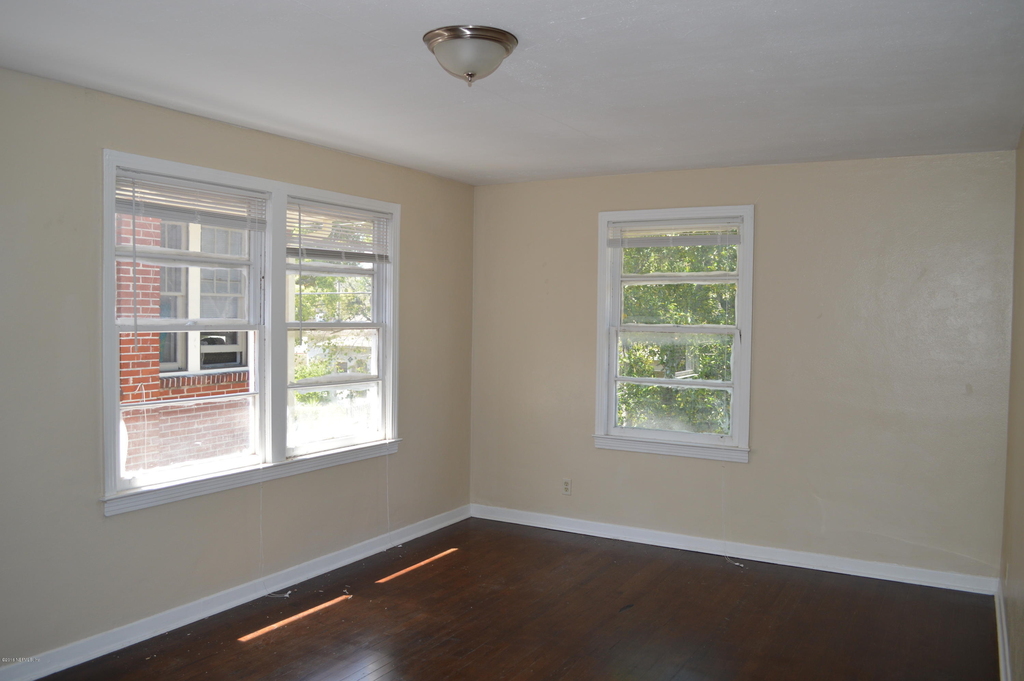 801 Acosta Street - Photo 2
