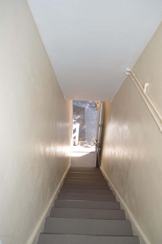 801 Acosta Street - Photo 18