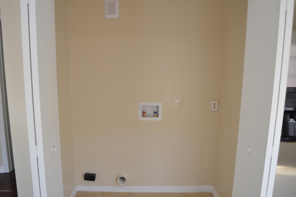 801 Acosta Street - Photo 5
