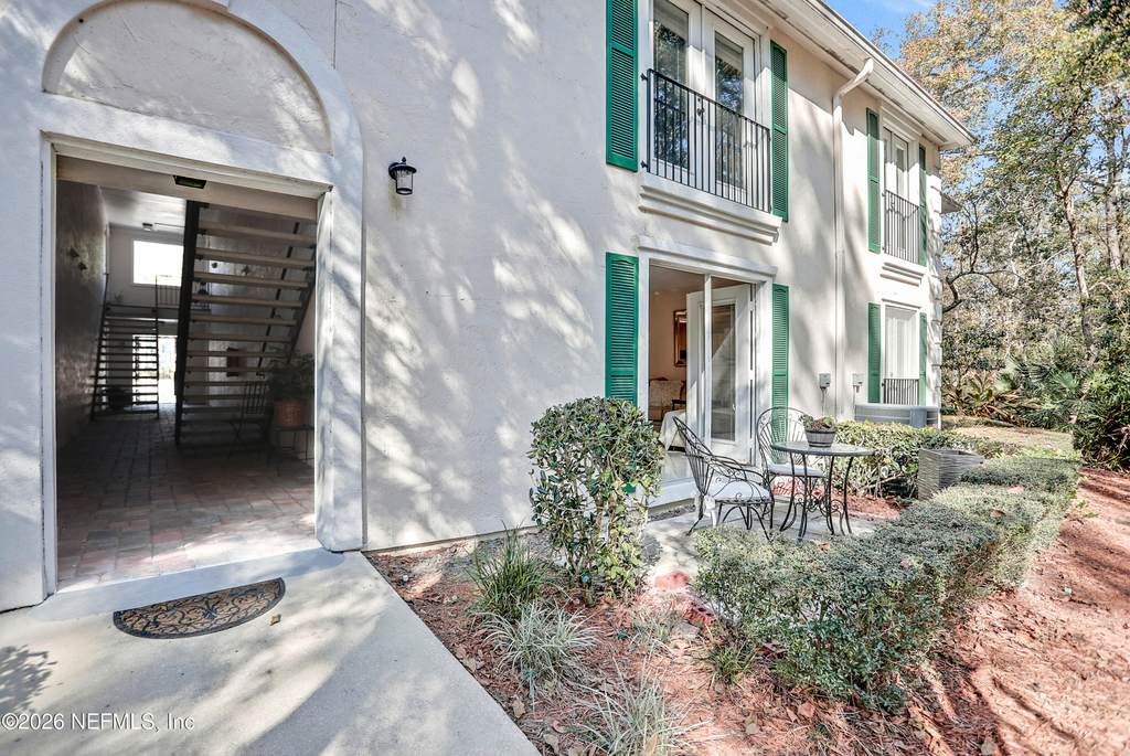 13715 Richmond Park Drive N - Photo 12