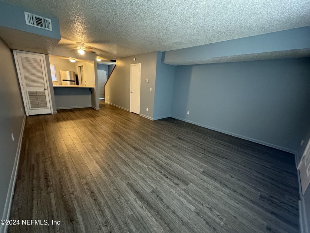 1357 Kingsley Avenue - Photo 3