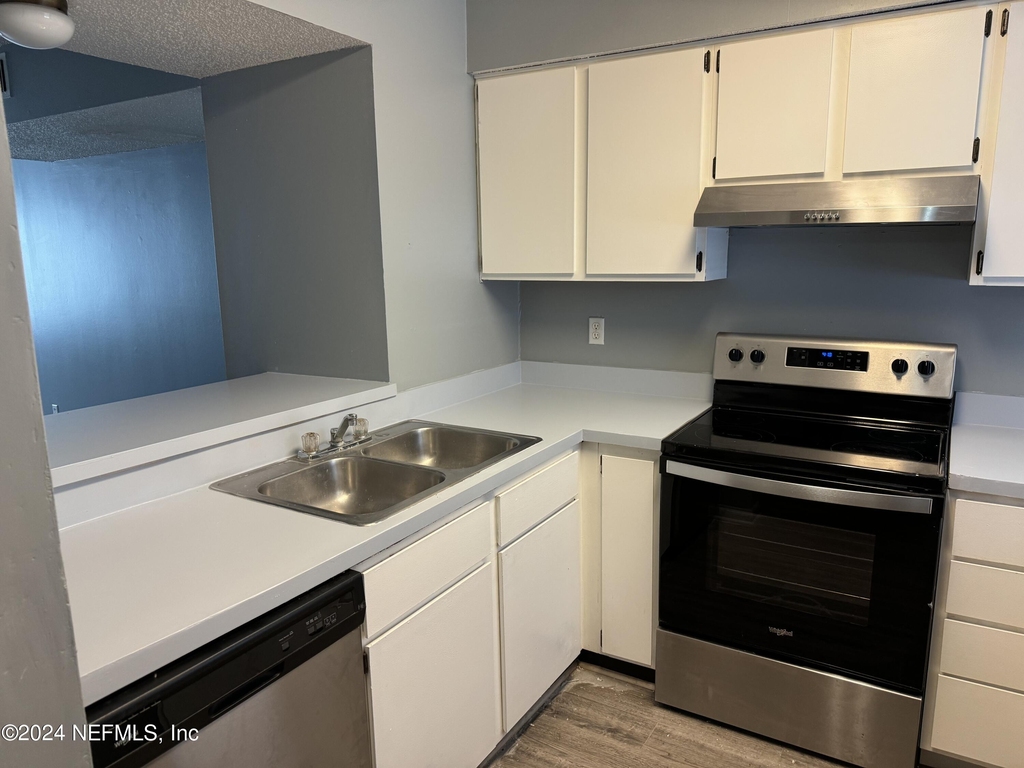 1357 Kingsley Avenue - Photo 4