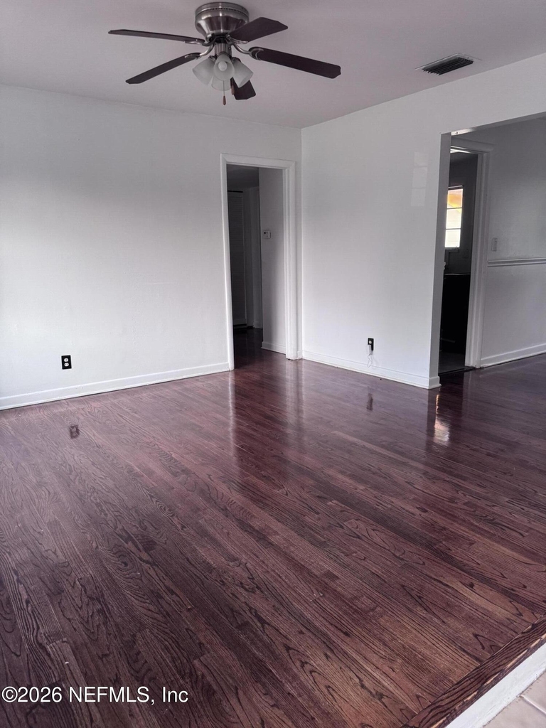 6124 Sudbury Avenue - Photo 2