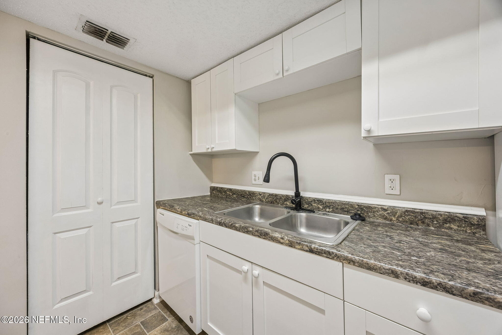 8745 Whispering Pines Drive - Photo 12