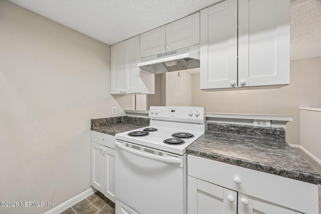 8745 Whispering Pines Drive - Photo 11
