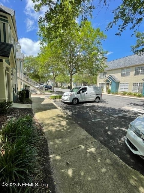 13703 Richmond Park Drive N - Photo 27