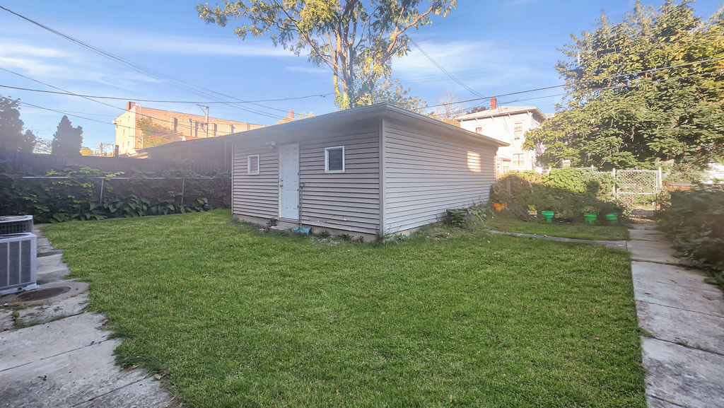 2333 S Lawndale Avenue - Photo 40