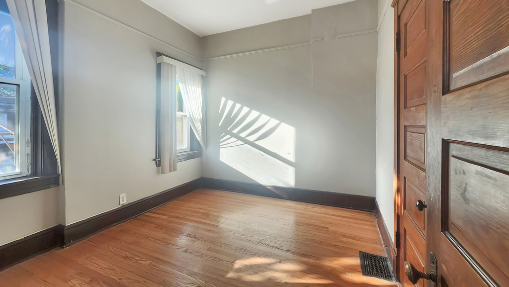 2333 S Lawndale Avenue - Photo 28