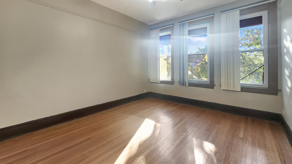 2333 S Lawndale Avenue - Photo 8
