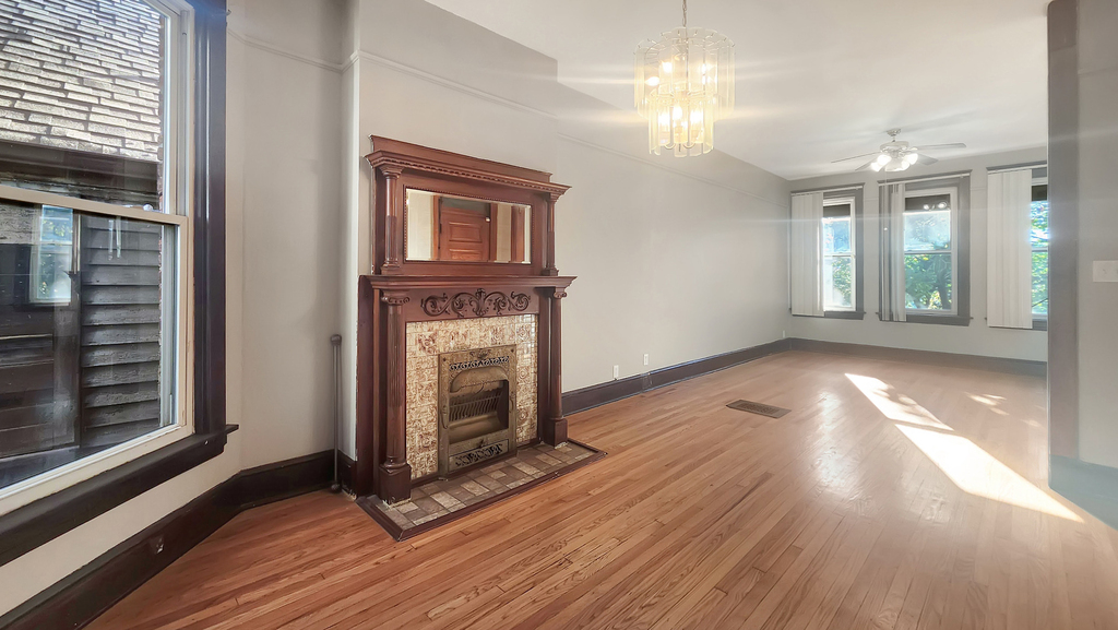 2333 S Lawndale Avenue - Photo 2