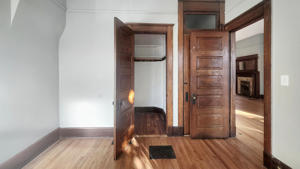 2333 S Lawndale Avenue - Photo 31