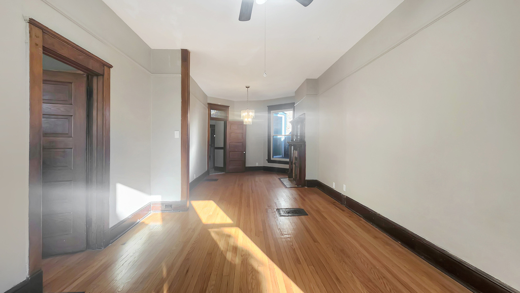 2333 S Lawndale Avenue - Photo 4