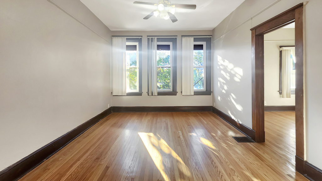 2333 S Lawndale Avenue - Photo 7