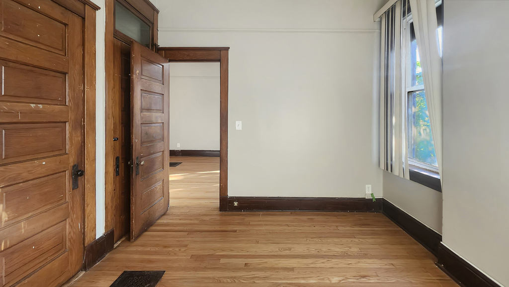 2333 S Lawndale Avenue - Photo 13