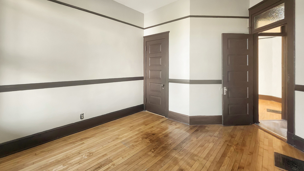 2333 S Lawndale Avenue - Photo 35