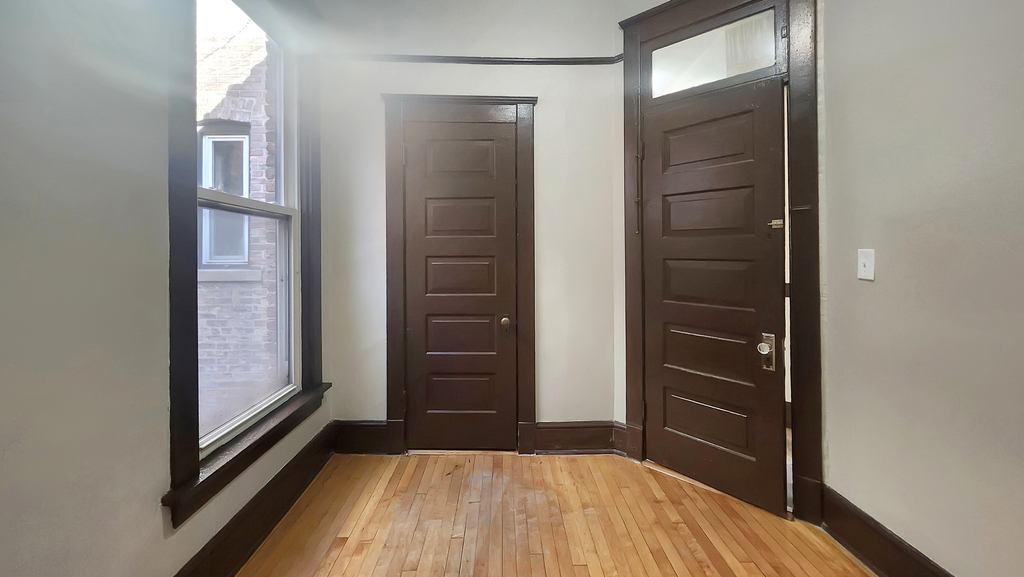 2333 S Lawndale Avenue - Photo 32
