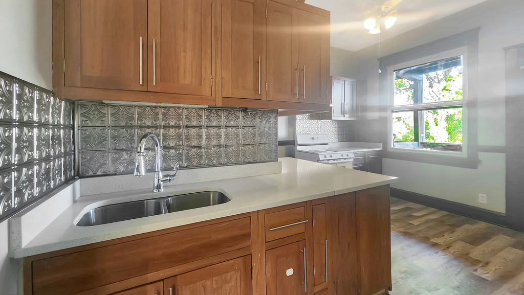 2333 S Lawndale Avenue - Photo 11