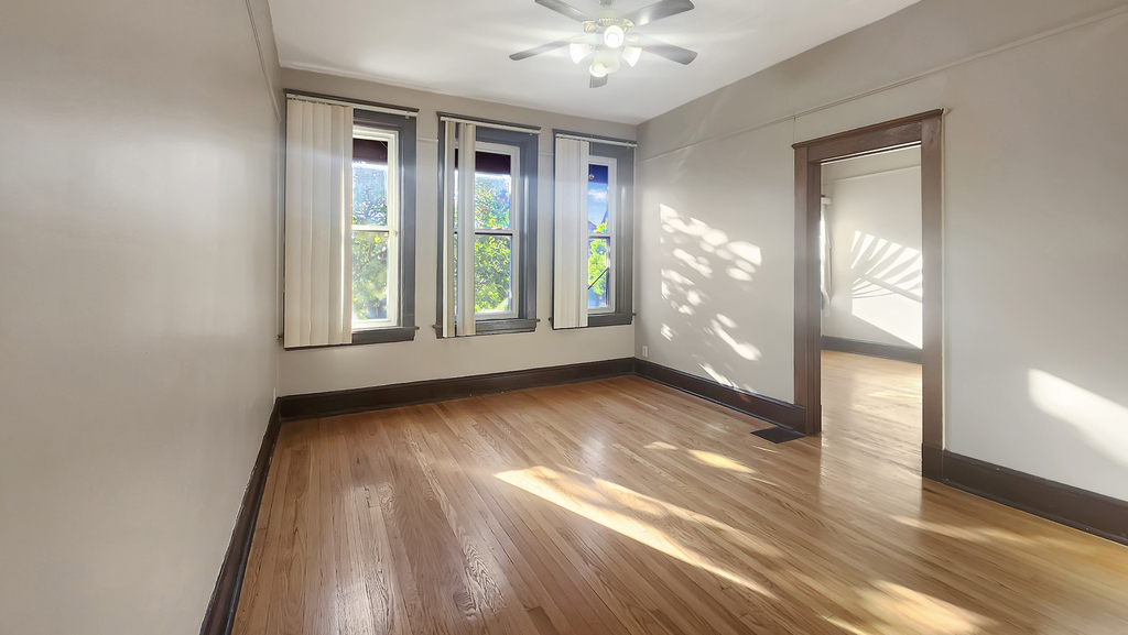 2333 S Lawndale Avenue - Photo 6