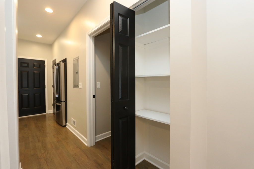 3138 N Marmora Avenue - Photo 8