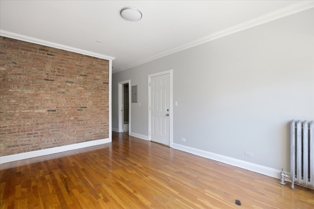 1940 E 73rd Street - Photo 3