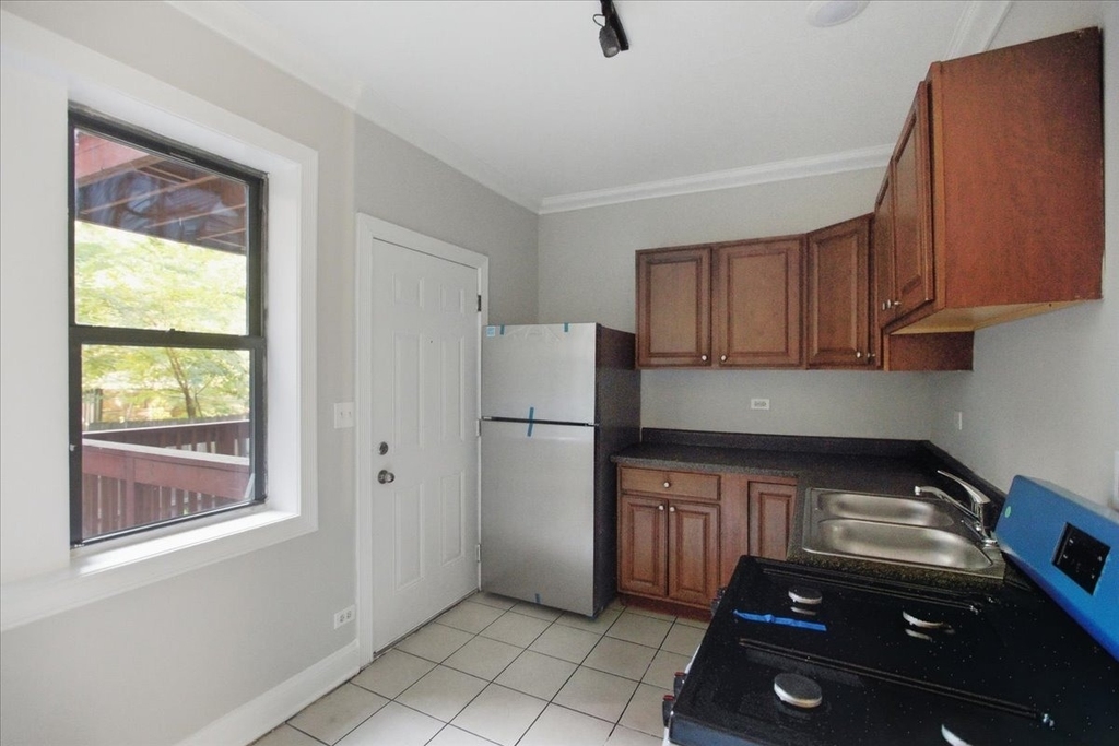 1940 E 73rd Street - Photo 2