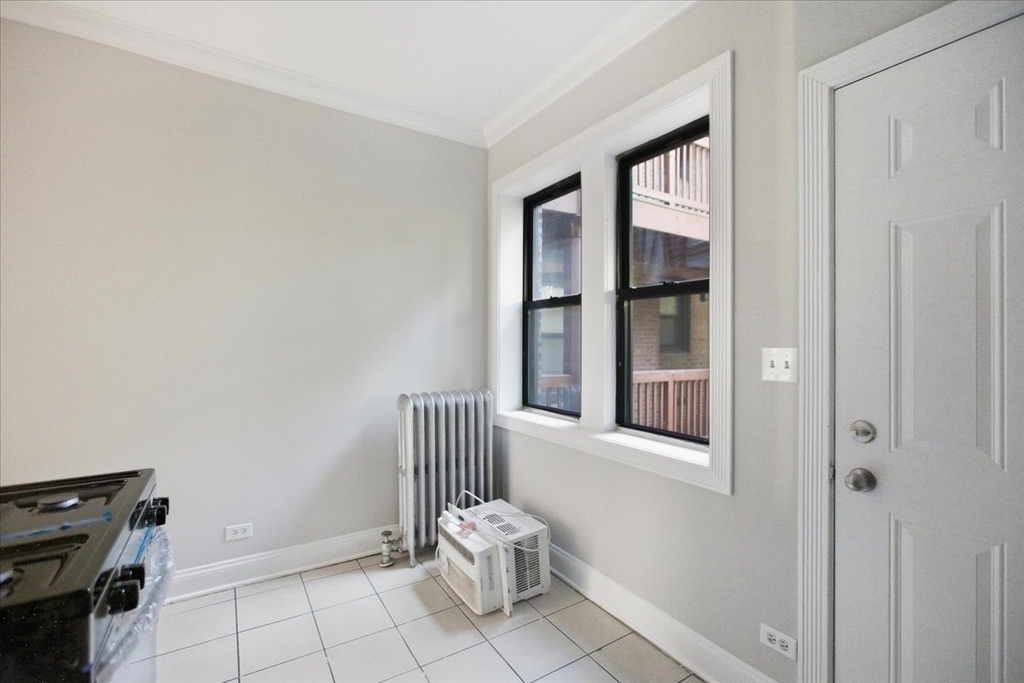 1940 E 73rd Street - Photo 4