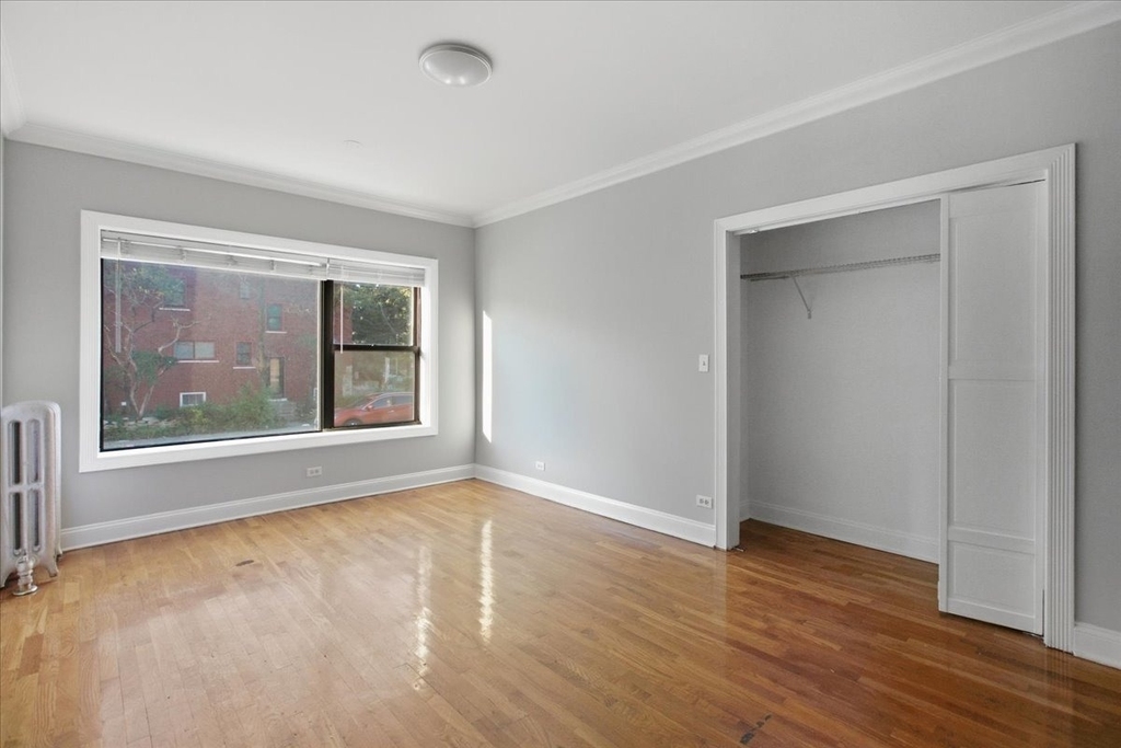 1940 E 73rd Street - Photo 5