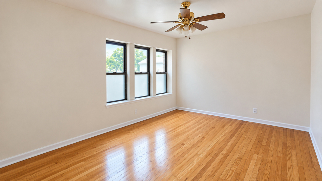 3560 W Cortland Street - Photo 1