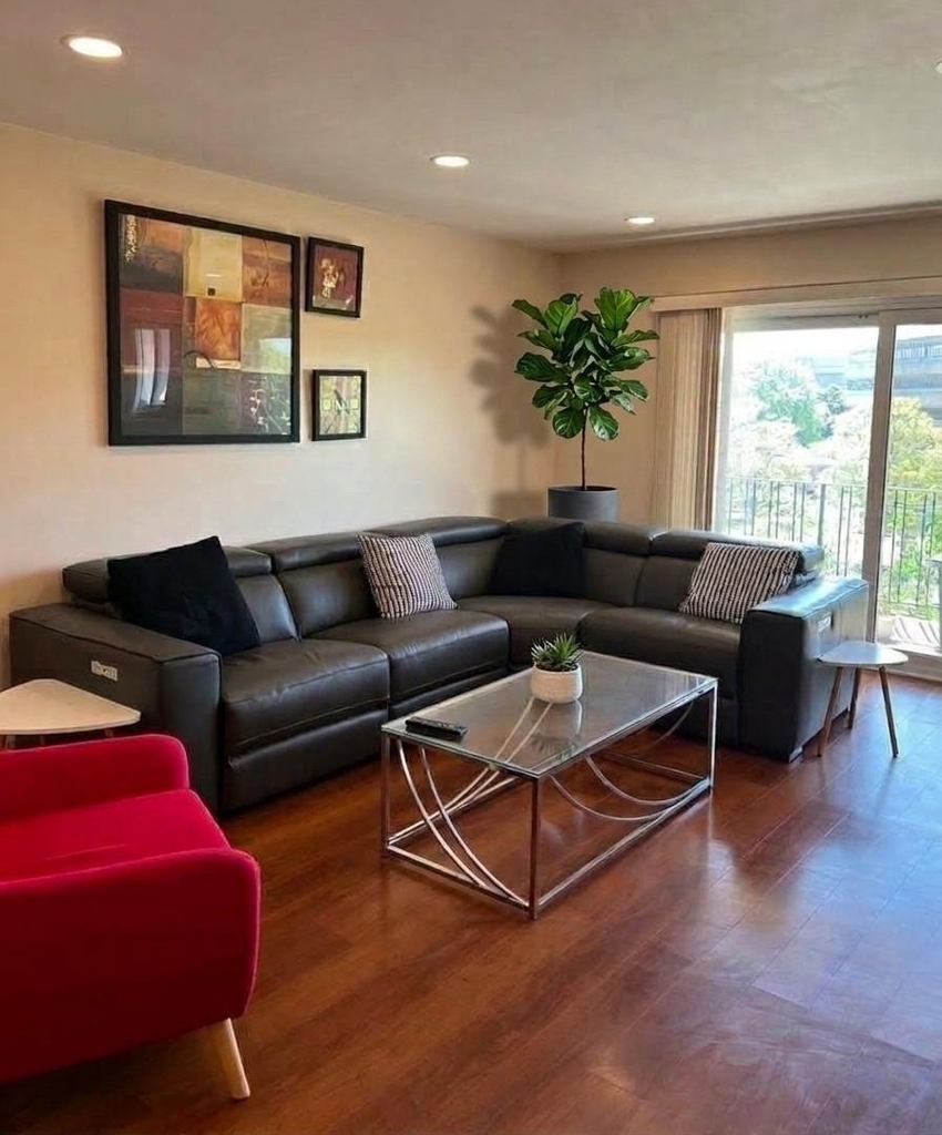 828 Oakton Street - Photo 2