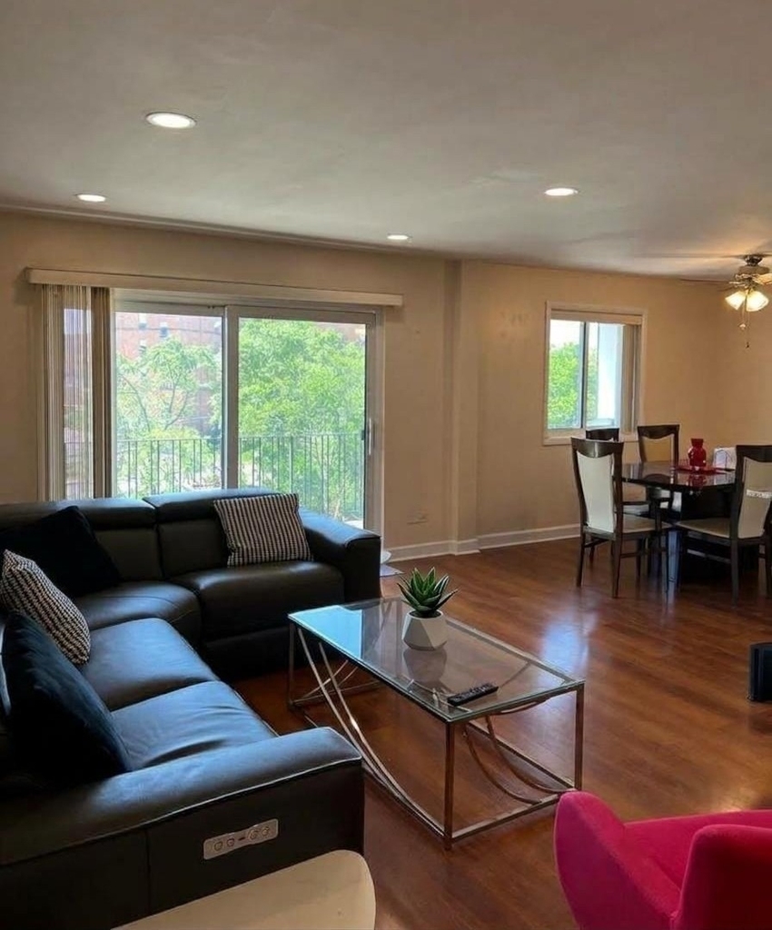 828 Oakton Street - Photo 3
