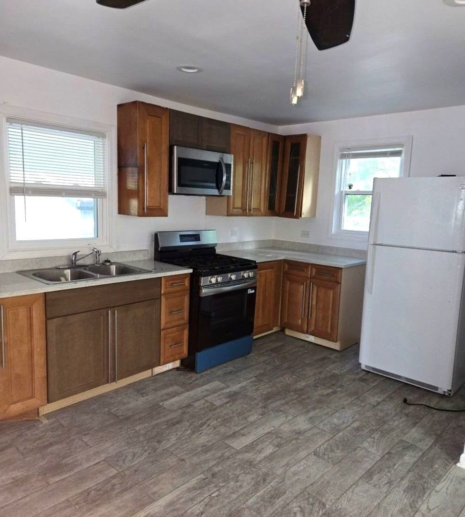 1713 158th Street - Photo 6