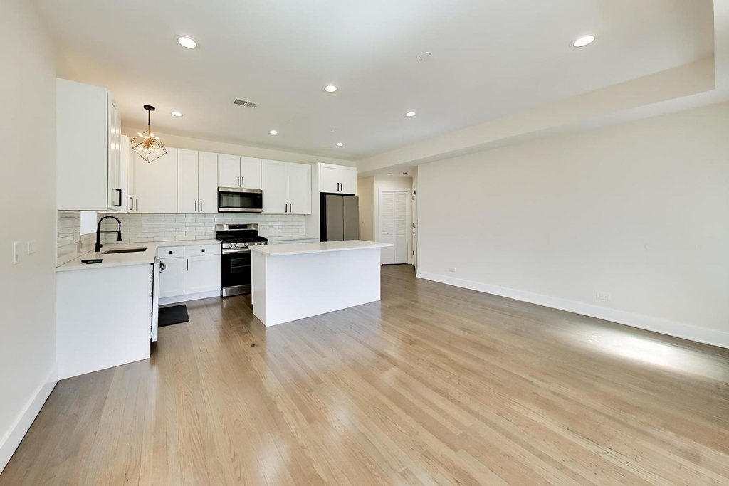 350 E 50th Street - Photo 9