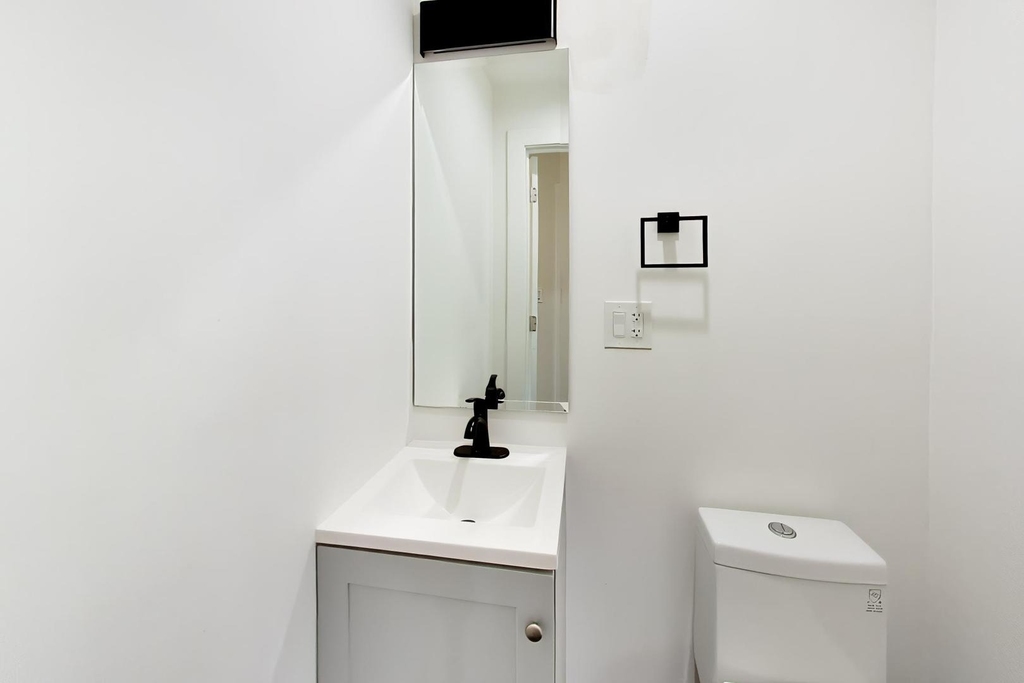 350 E 50th Street - Photo 21