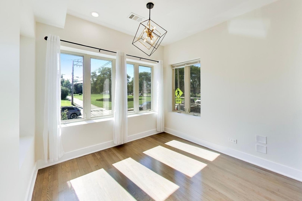 350 E 50th Street - Photo 6