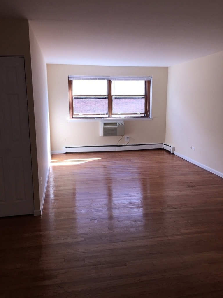 1025 W Hollywood Avenue - Photo 3