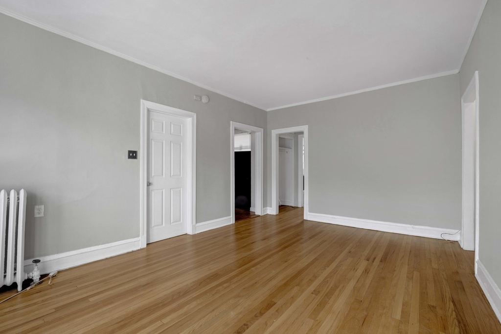 1239 W Greenleaf Avenue - Photo 3