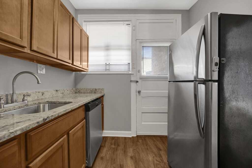 1239 W Greenleaf Avenue - Photo 6