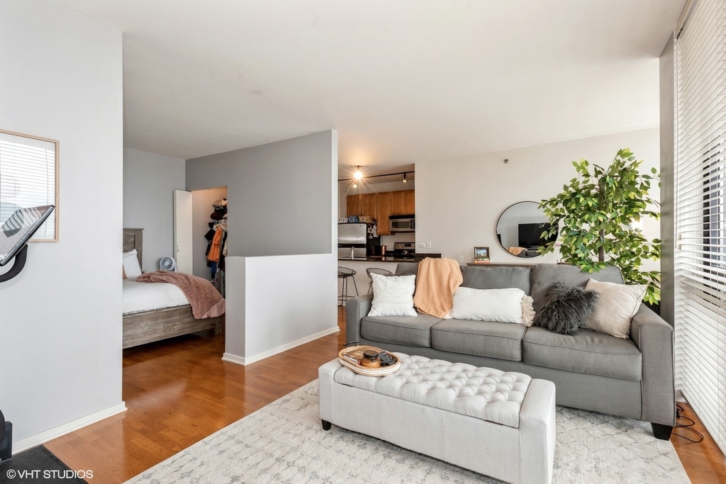 210 S Des Plaines Street - Photo 10