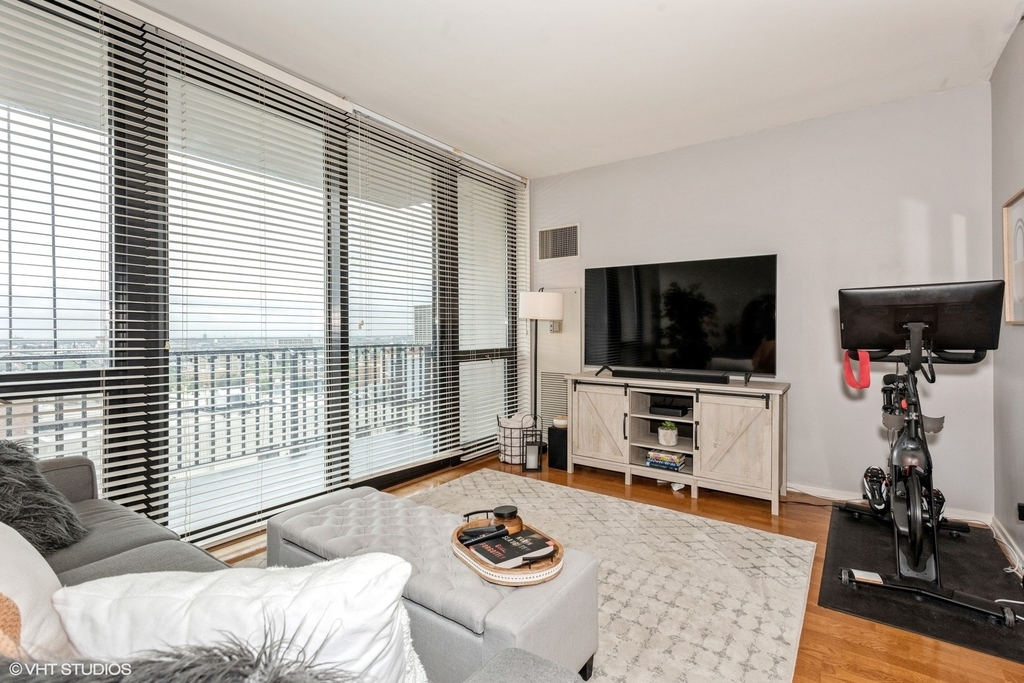 210 S Des Plaines Street - Photo 9