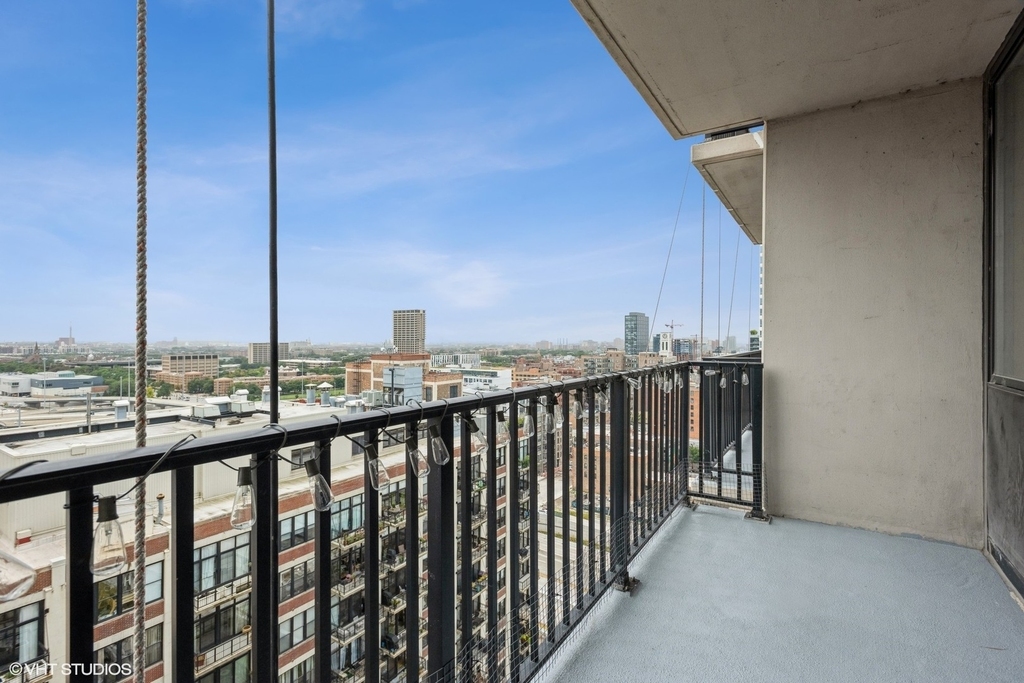 210 S Des Plaines Street - Photo 14