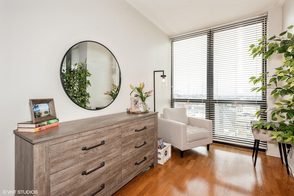 210 S Des Plaines Street - Photo 8